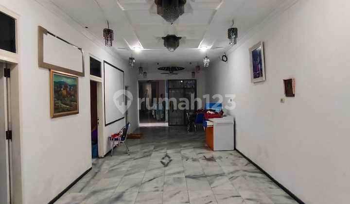 Rumah Mewah Siap Huni di Jalan Sentul Pasar Baru Jakarta Pusat 2