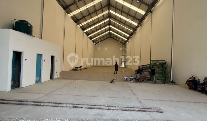 FOR RENT Warehouse on Jalan Kapuk Peternakan 3, Kapuk, Cengkareng, West Jakarta. Available 2 units.