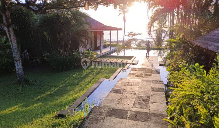 Di jual Luxury villa beach front tabanan Bali memiliki view emazing dan jarang ada.  9