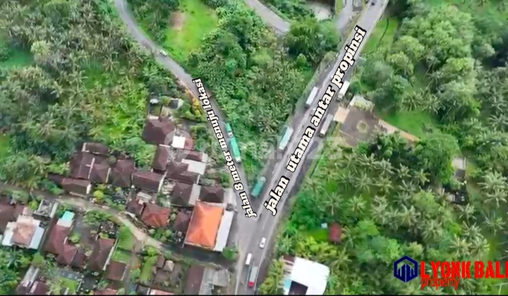Selling Land in a Strategic Location, Suitable for Warehouses or Restaurants in Tabanan, Bali