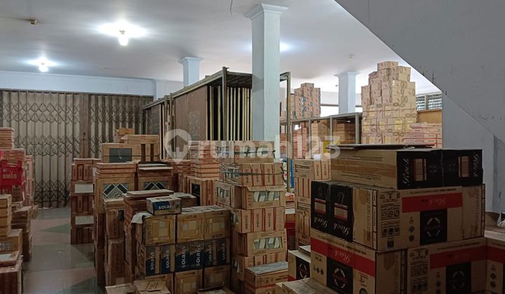 For sale 3 attached shophouses on Kalimalang Main Road, suitable for trade, restaurants, etc. 2