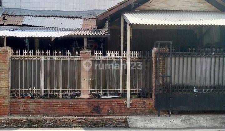 Dijual rumah tua di pinggir jalan Cempaka Baru,Kemayoran 1