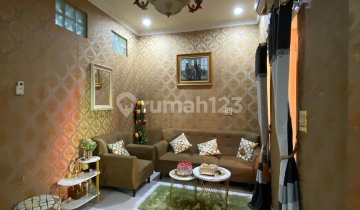 Di jual rumah cantik di Pangeran Jayakarta, Jakarta Pusat. Akses mobil.