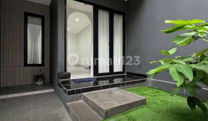 Dijual Cepat Townhouse di Kebon Jeruk, carport 5-6 mobil.Jakarta Barat 2