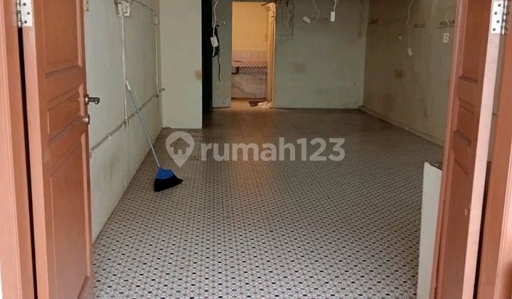 For Sale: Shop House in Pademangan, Suitable for Trade, Home Industry, etc. 2