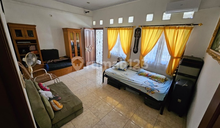 For sale: Nice and strategic house in East Pademangan