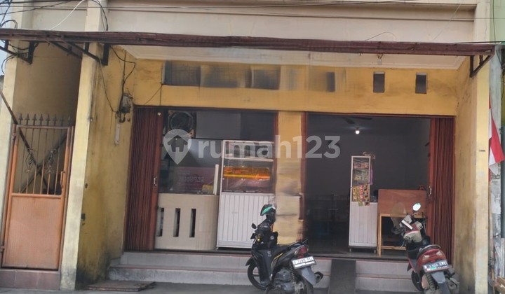 Di jual atau sewa Ruko baru di Pademangan, cocok untuk dagang, lebar 7m.