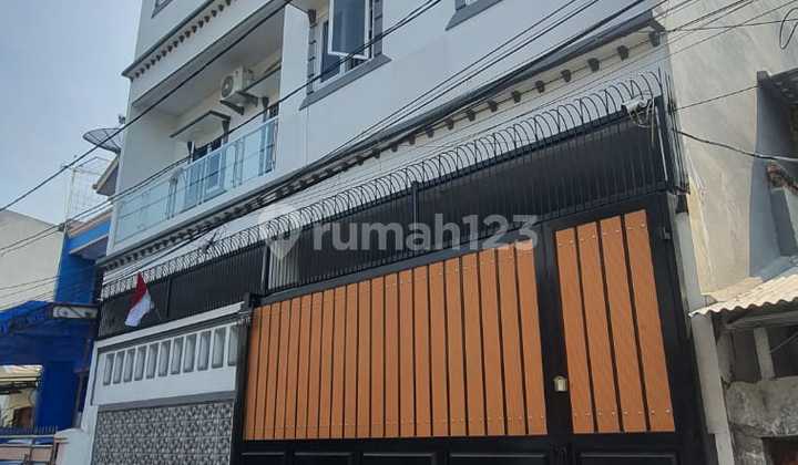 House for Sale in Sunter Agung with Swimming Pool and 7 Bedrooms House for Sale in Sunter Agung with Swimming Pool and 7 Bedrooms