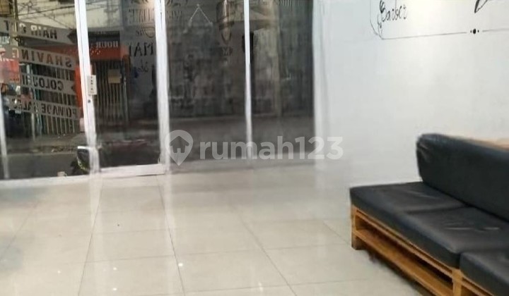 Ruko di Pademangan, Strategis di Jual atau di Sewakan Cocok untuk Dagang.