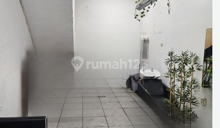 For Sale: Shop House in Pademangan, Freehold, 3 Floors 1