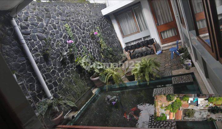 Rare Jarang Ada Dago Mainroad. Rumah Sangat Istimewa Terletak di Pusat Kota Dekat Ke Semua Aktifitas, Posisi Sangat Menyenangkan, Nuansa Kenyamanan Selalu Dalam Lingkungan Rumah