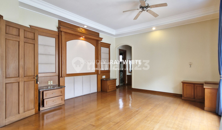 For Rent Calm Classic Tropical House At Pondok Indah 2