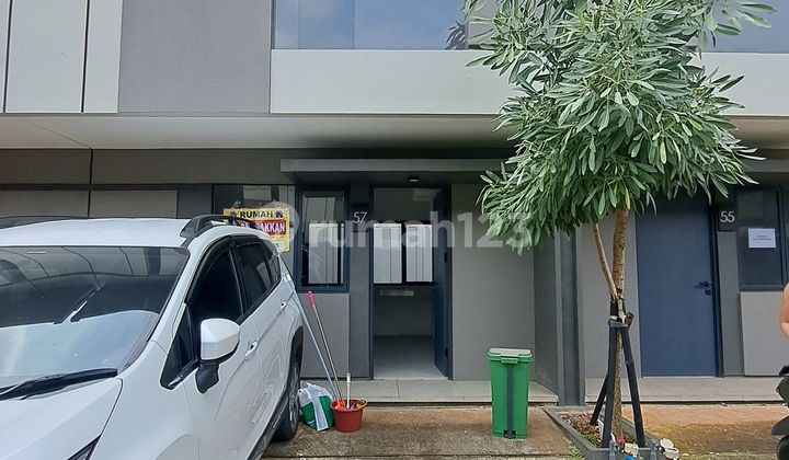 For Rent: 2-Story House with 3 Bedrooms, Located in Park Serpong. Strategic Location, Just 10 Minutes to Gading Serpong, BSD, Legok Toll Road, and Jatake KRL Station.