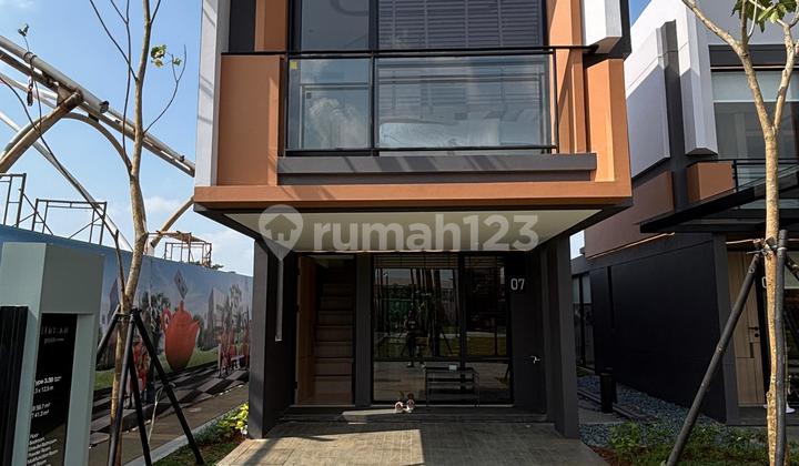 Dijual Rumah 2 Lantai 3 Kamar Tidur Lokasi Strategis Hanya 5 Menit ke Kampus Umn dan Mall Sms Gading Serpong Tangerang