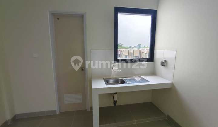 For Sale: Ready-to-Occupy Carson Shophouse, VAT Excluded, Highly Strategic Location in Business Ring 1 and Near UMN Pradita Gading Serpong University 2