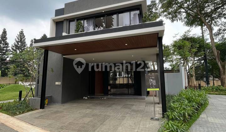 Dijual Rumah Mewah 2 Lantai Lokasi Strategis Hanya 2 Menit Ke Lapangan Golf Sph 5 Menit Ke Universitas Uph Supermall Dan Toll Lippo Karawaci Tangerang