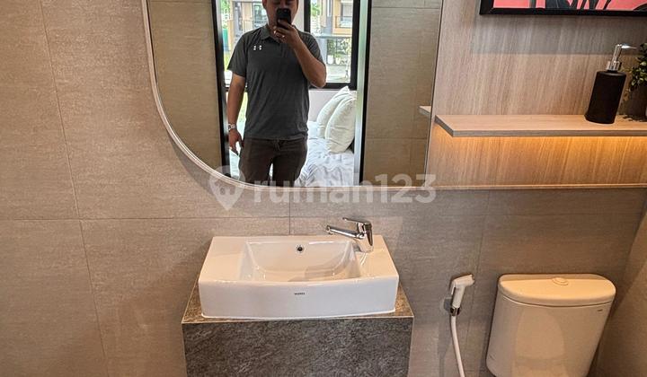 Dijual Rumah 2 Lantai 2 Kamar Tidur Sangat Nyaman Lokasi Strategis Hanya 5 Menit ke Kampus Umn Tol Legok dan Stasiun KRL Jatake Gading Serpong BSD Tangerang 2