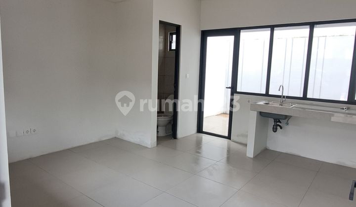 For Rent: 2-Story House with 3 Bedrooms, Located in Park Serpong. Strategic Location, Just 10 Minutes to Gading Serpong, BSD, Legok Toll Road, and Jatake KRL Station. 2