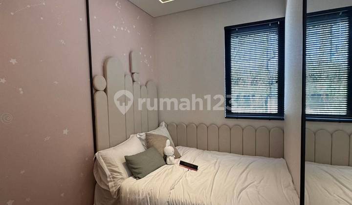 For Sale: Elegant and Beautiful 2-Story House in a Strategic Area, Only 5 Minutes to UMN Pradita University and SMS Gading Serpong, Tangerang. 2