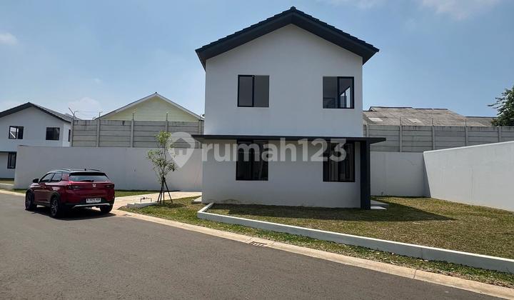 For Sale 2-Story House Ready to Live In Business Location Only 5 Minutes to Pradita University and UMN Gading Serpong Tangerang 2