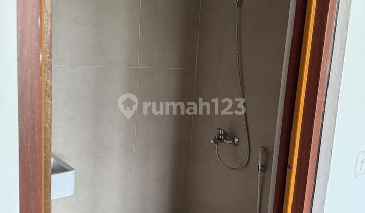 Disewakan Rumah Mewah 2 Lantai Sangat Nyaman Lokasi Strategis Hanya 15 Menit Dari Bandara Soekarno Hatta Tangerang 2