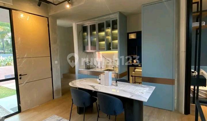 Dijual Rumah 2 Lantai Hook Siap Huni Sangat Elegan 2 Kamar Tidur Lokasi Super Strategis Hanya 10 Menit Ke Universitas Umn Pradita Dan Mall Sms Gading Serpong Tangerang 2