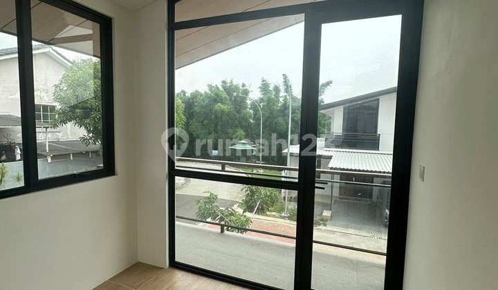 For Sale Luxurious 2-Story House Ready to Live In Strategic Location Only 1 Minute to Toll Lippo Karawaci Tangerang For Sale Luxurious 2-Story House Ready to Live In Strategic Location Only 1 Minute to Toll Lippo Karawaci Tangerang