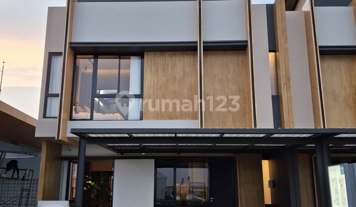 Dijual Rumah 2 Lantai Sangat Mewah Di Area Sangat Strategis Hanya 8 Menit Menuju Bandara Soekarno Hatta Tangerang Jakarta Dijual Rumah 2 Lantai Sangat Mewah Di Area Sangat Strategis Hanya 8 Menit Menuju Bandara Soekarno Hatta Tangerang Jakarta