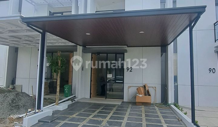 Disewakan Rumah 2 Lantai Fullfurnished 2 Kamar Tidur Cendana Essence Lokasi Strategis 5 Menit Dari Kampus Uph Karawaci Tangerang 1