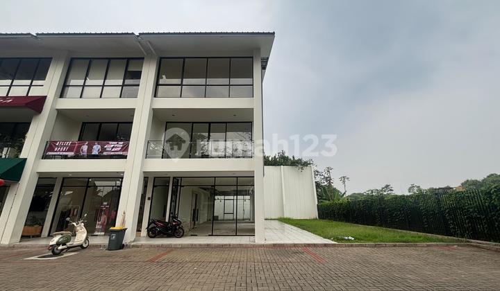 For Sale: 3-Storey Corner Shop House, Suitable for Your Business. Very Strategic Location, Only 1 Minute to Golf Course & SPH School. 5 Minutes to Lippo Karawaci Toll Road, Tangerang. 1