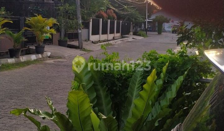 Land measurement house, 300m² land area, near Lebak Bulus MRT.