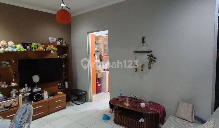 DIJUAL RUMAH TAMAN SEMANAN INDAH 2 LANTAI KAMAR TIDUR 6 LOKASI PINGGIR JALAN  2