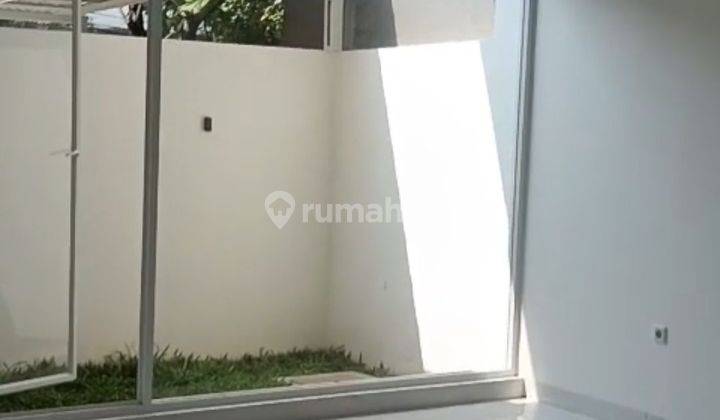 DIJUAL RUMAH MERUYA UTARA KEMBANGAN MODERN TROPICAL BEBAS BANJIR  + KANOPI UK 5X24 DUA LANTAI  2