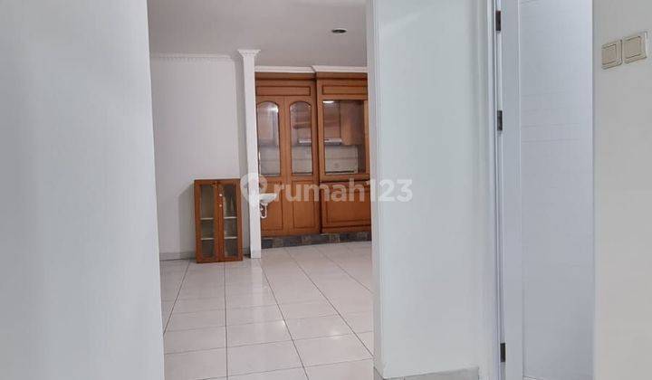 Dijual Rumah Taman Permata Buana Jl. Pulau Panjang Semi Furnished  2