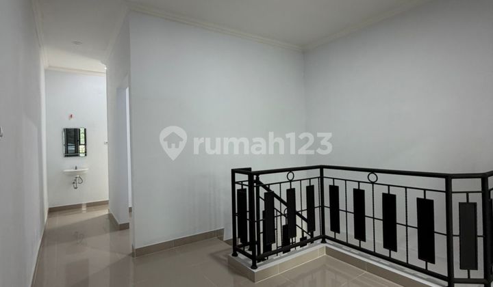 House in Poris Indah, Land Area 80M, Price 2.1M, Cipondoh