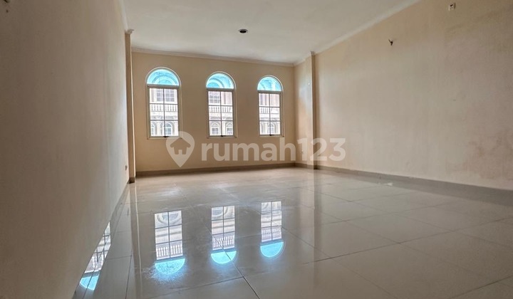 Green Lake City House, Land Area 67.5M, Price 130M/Year, West Jakarta