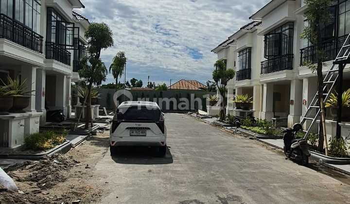 RUMAH 2 LANTAI DI KOMPLEK ELITE DAERAH METEOROLOGI KOMPLEK JEWEL GARDEN