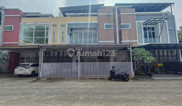 Dijual Villa 2,5 Lantai Siap Huni Komplek Setiabudi Landmark 1