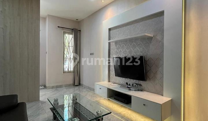 VILLA 3 LANTAI SIAP HUNI FURNISH CANTIK KOMPLEK CITRALAND GAMA CITY 2