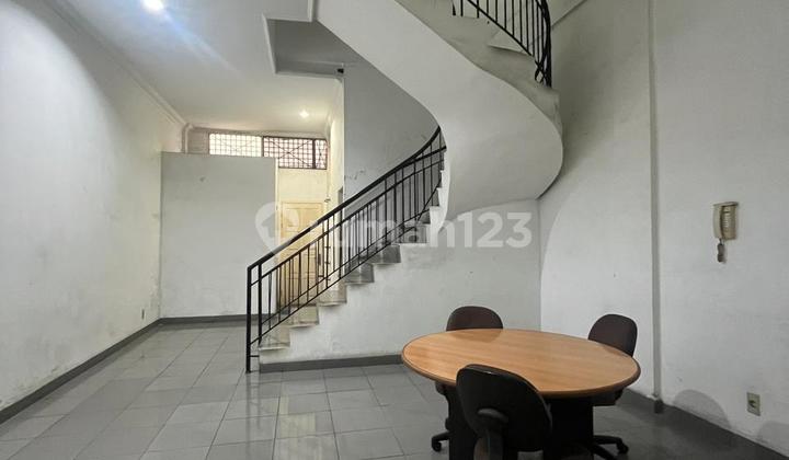 Rental of Shop House in Graha Niaga Complex, Putri Hijau Area Rental of Shop House in Graha Niaga Complex, Putri Hijau Area