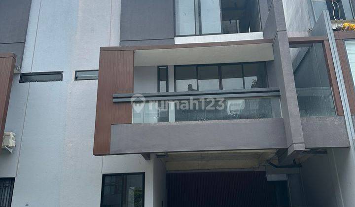 Dijual Villa Murah Komplek Givency One 1