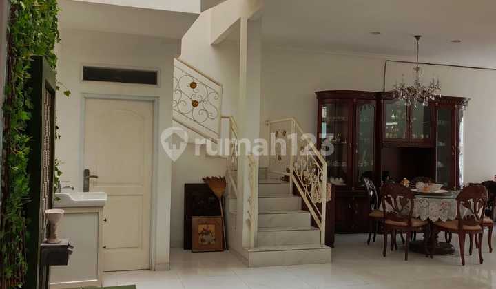 Rumah 2 Lantai di Meruya Utara, Kembangan - Luas Tanah 120 M2