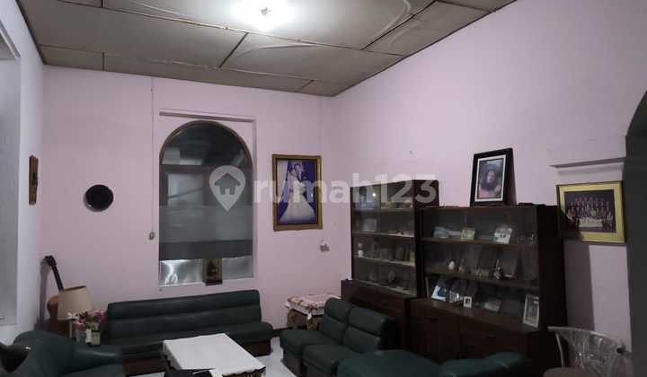 Harga Di Bawah Njop! Rumah Di Pasar Baru - Hadap Selatan