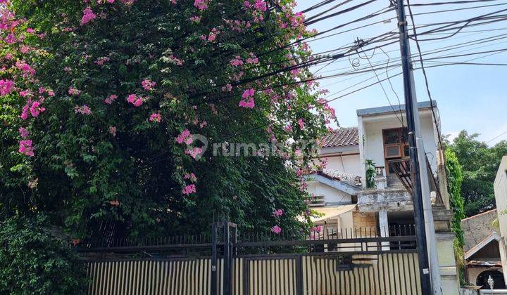 Rumah Tinggal di Menteng, Ada Paviliun, Hgb , Semi Furnished 1