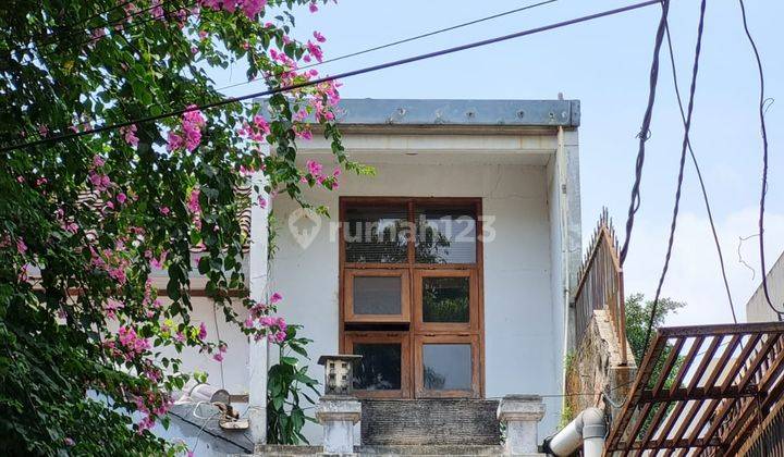 Rumah Tinggal di Menteng, Ada Paviliun, Hgb , Semi Furnished 2