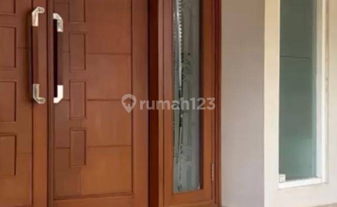 Rumah 2 Lantai Semi Furnished di Permata Hijau 1