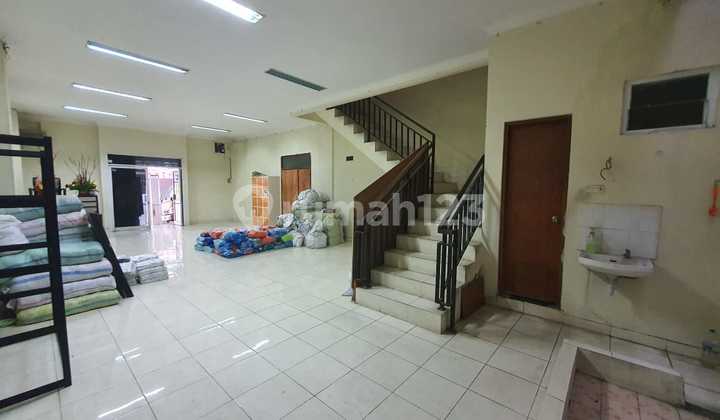 Ruko 4 Lantai di Jakarta Pusat - Luas 202 m2 Ruko 4 Lantai di Jakarta Pusat - Luas 202 m2