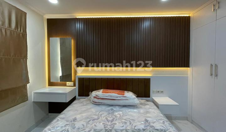 French Walk Lyon Garden 83 M2 - View Pool 2