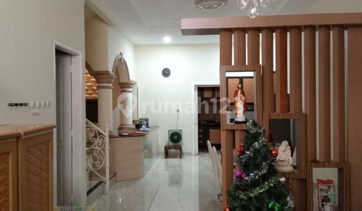 Rumah di Sunter Kirana, 3 Lantai - Luas Tanah 144 M2