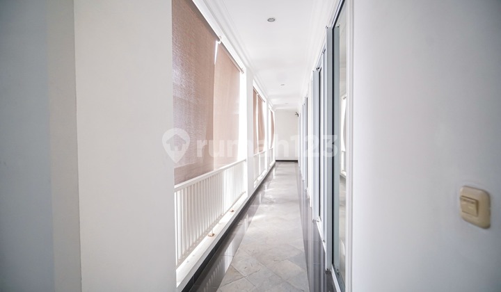 Rumah di Pulo Gadung - Ada Kolam Renang 2